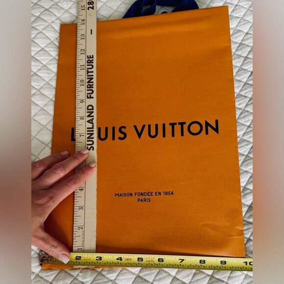 Louis Vuitton Set of three Shopping Bags - Picture 6 of 7